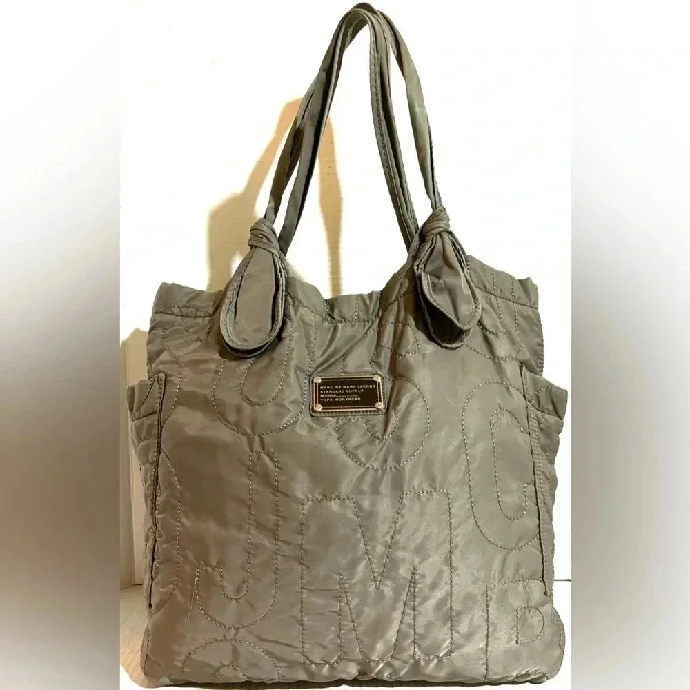 Marc by Marc Jacob’s gray quilted nylon hobo handbag